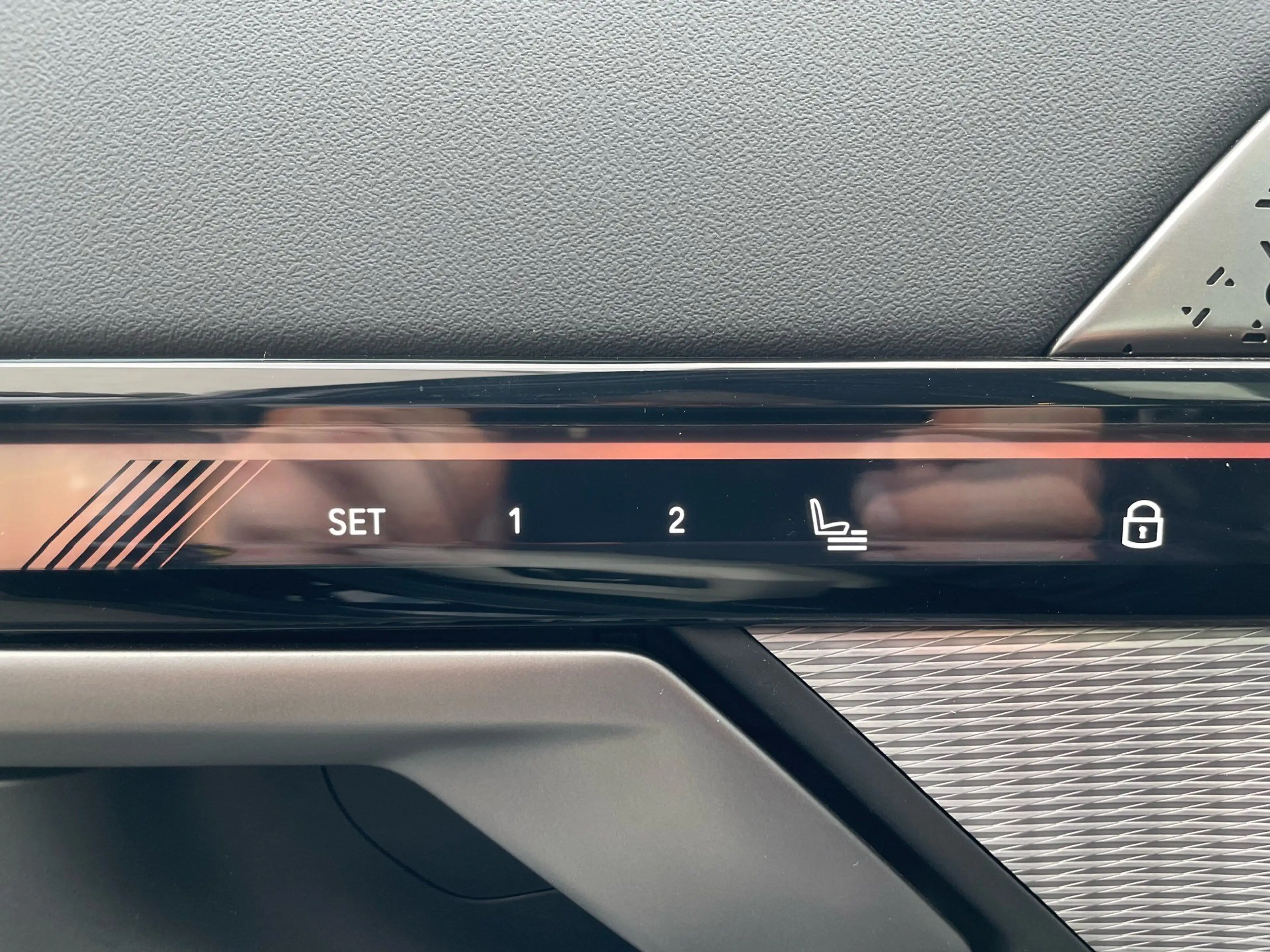 BMW 550 e xDrive M Sport || AHK Pano B&W HUD 360° — photo 8