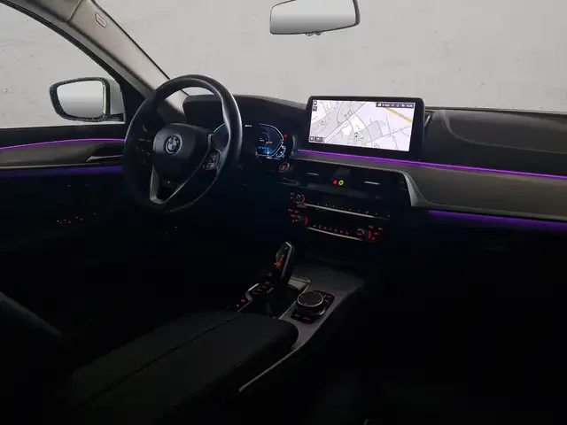 BMW 5 Series view 6