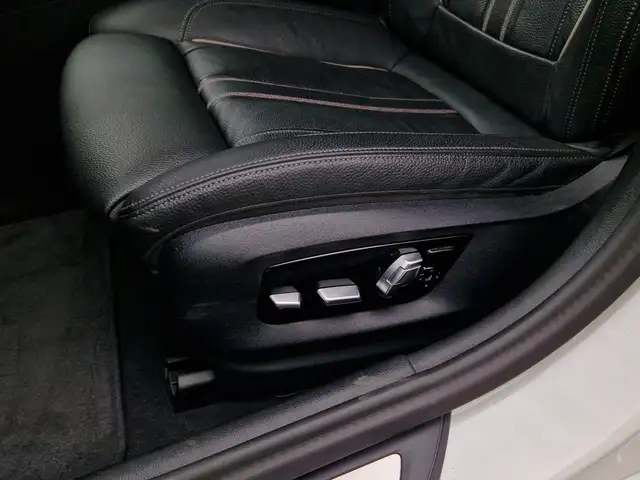 BMW 5 Series view 15