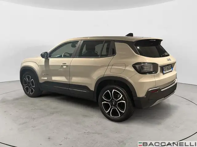 Jeep Avenger view 3