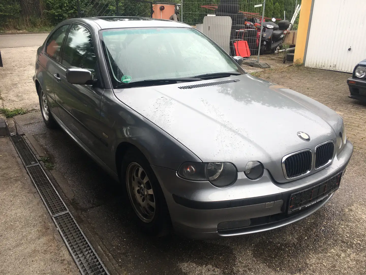 BMW 116 Grau - 1