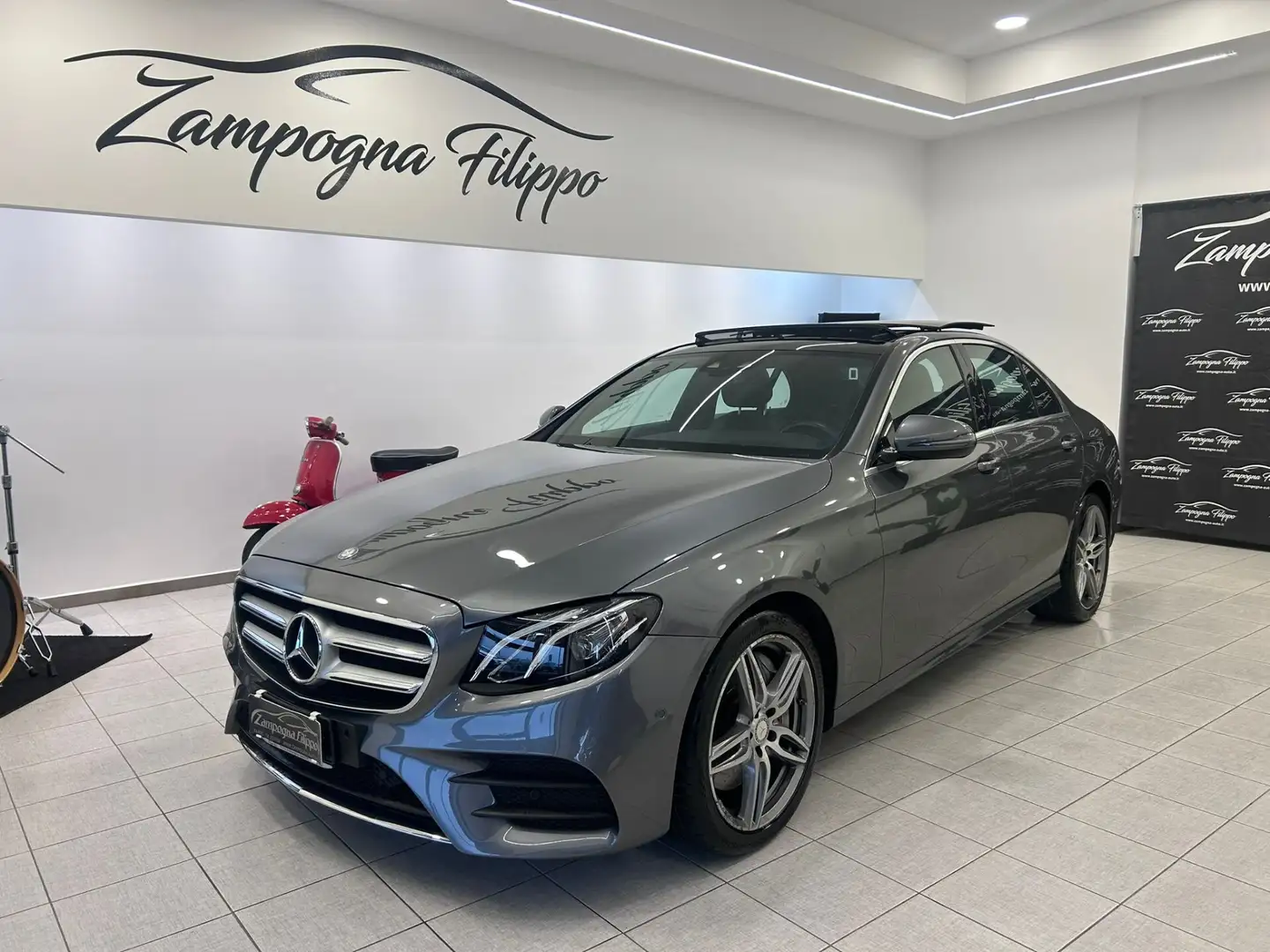 Mercedes-Benz E 350 E 350 d Auto AMG Line Gris - 1