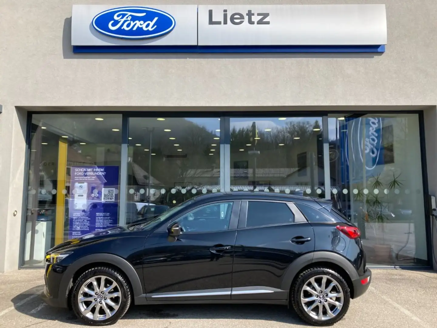 Mazda CX-3 G150 Revolution TOP AWD Automatik Schwarz - 1