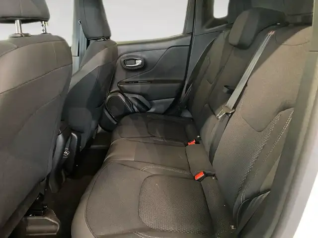 Jeep Renegade view 8