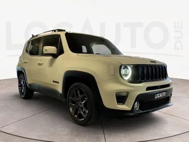 Jeep Renegade view 3