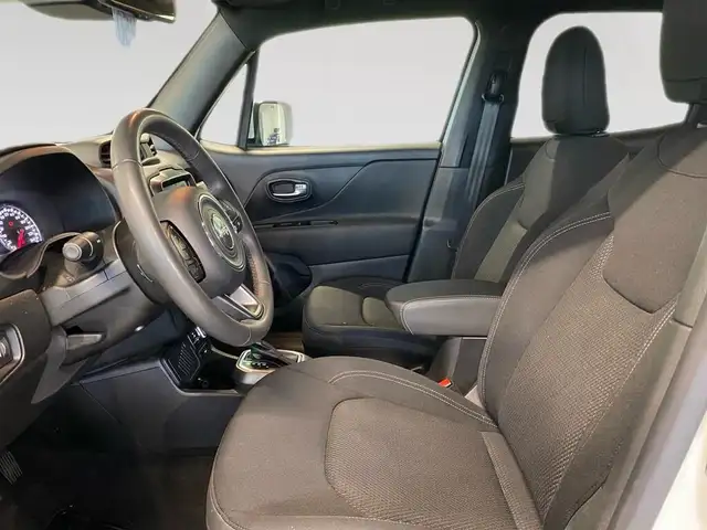 Jeep Renegade view 7