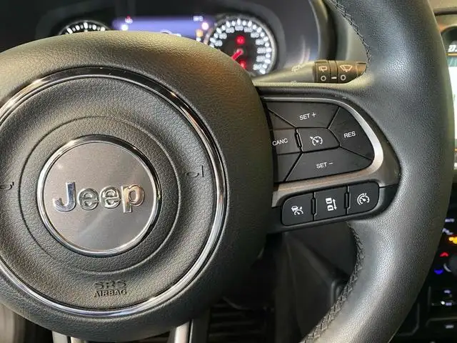 Jeep Renegade view 26