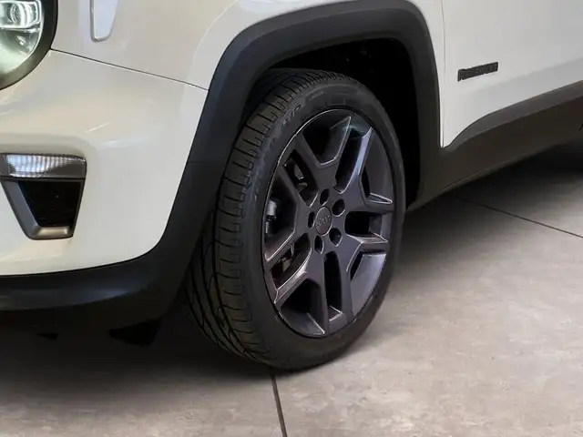 Jeep Renegade view 15