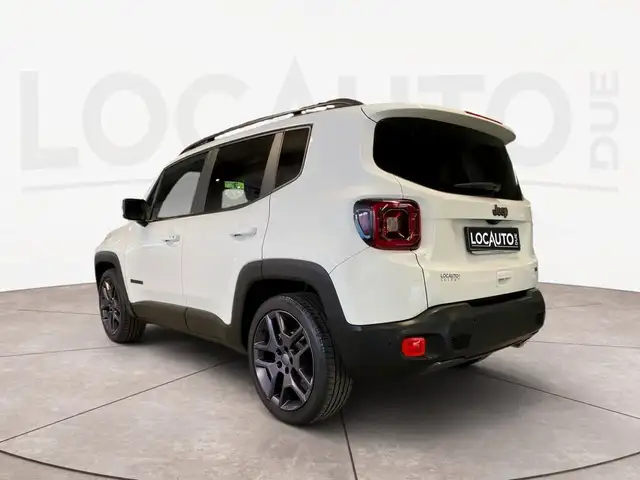 Jeep Renegade view 5