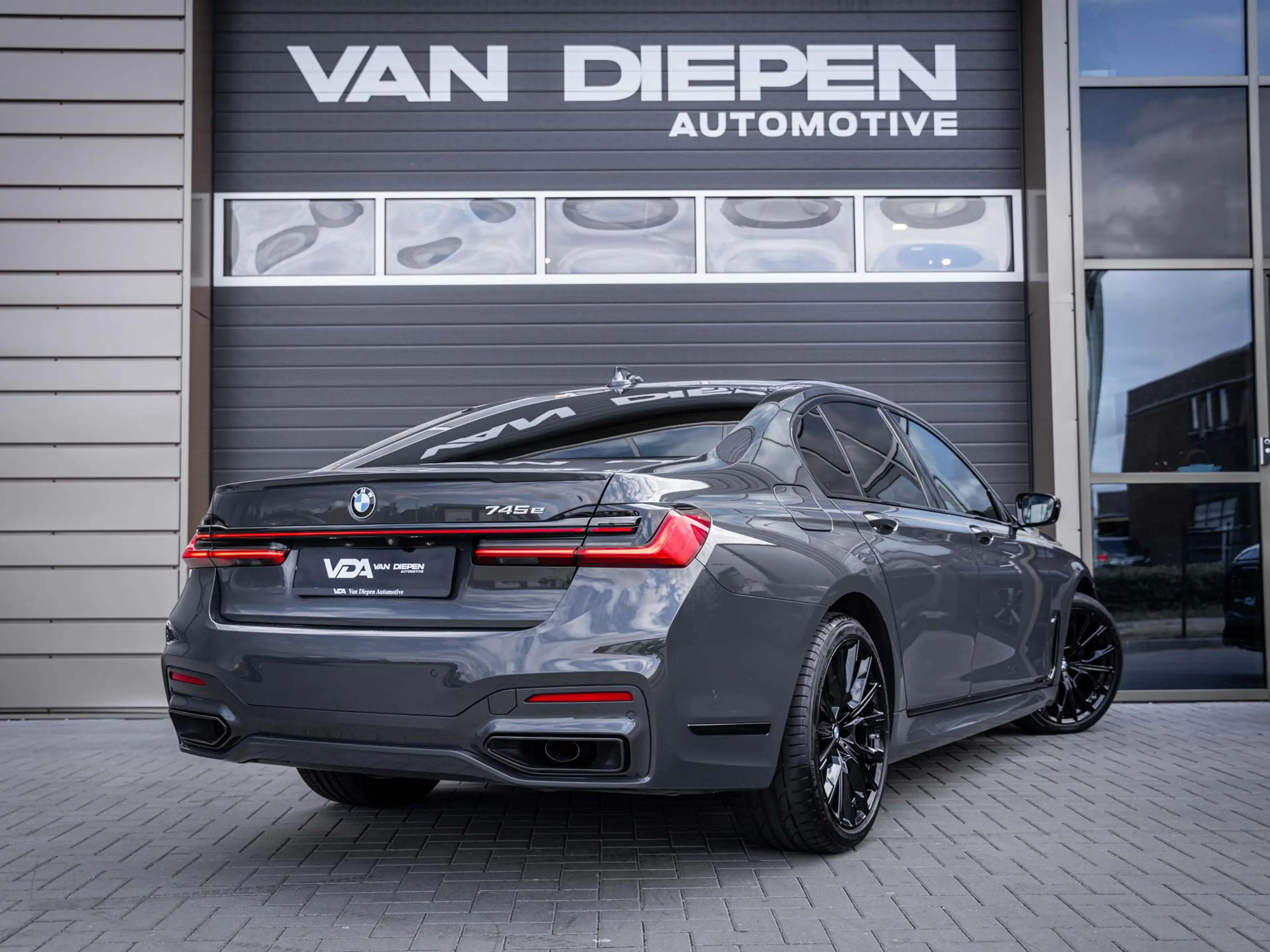 BMW 745 7-serie 745e High Executive - M-Sport l Dravit Gra — photo 6