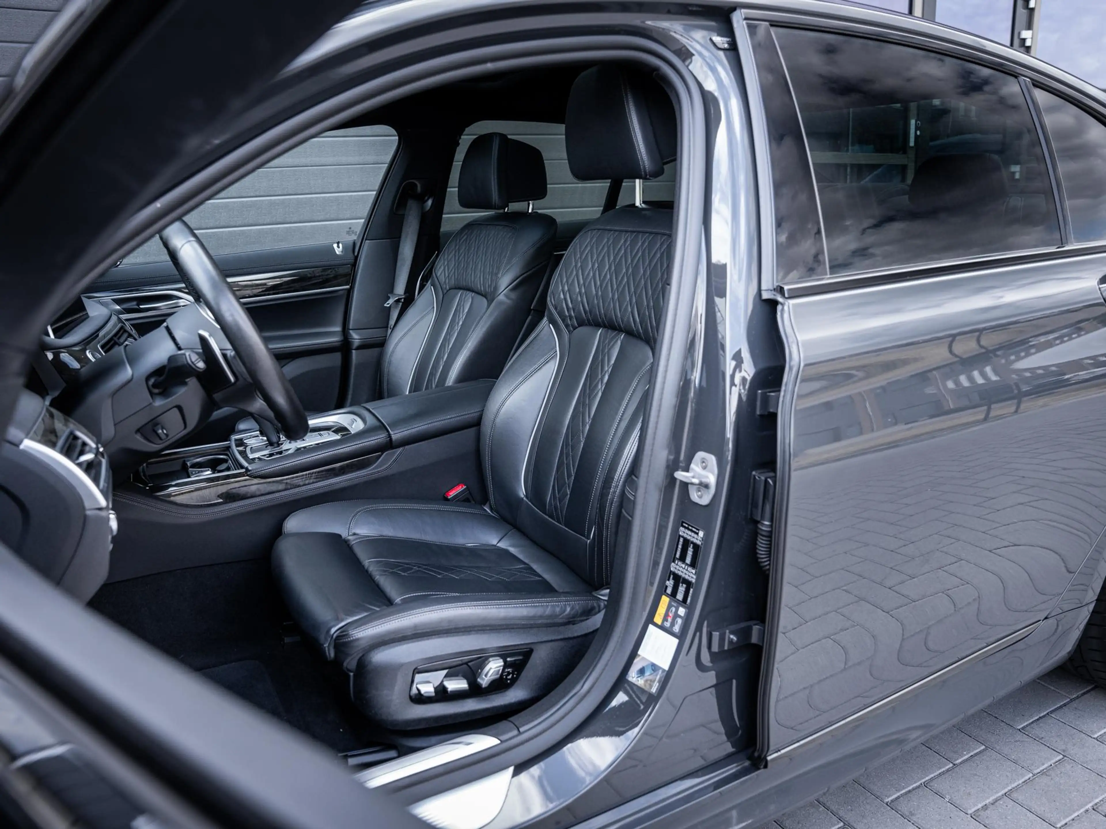 BMW 745 7-serie 745e High Executive - M-Sport l Dravit Gra — photo 11