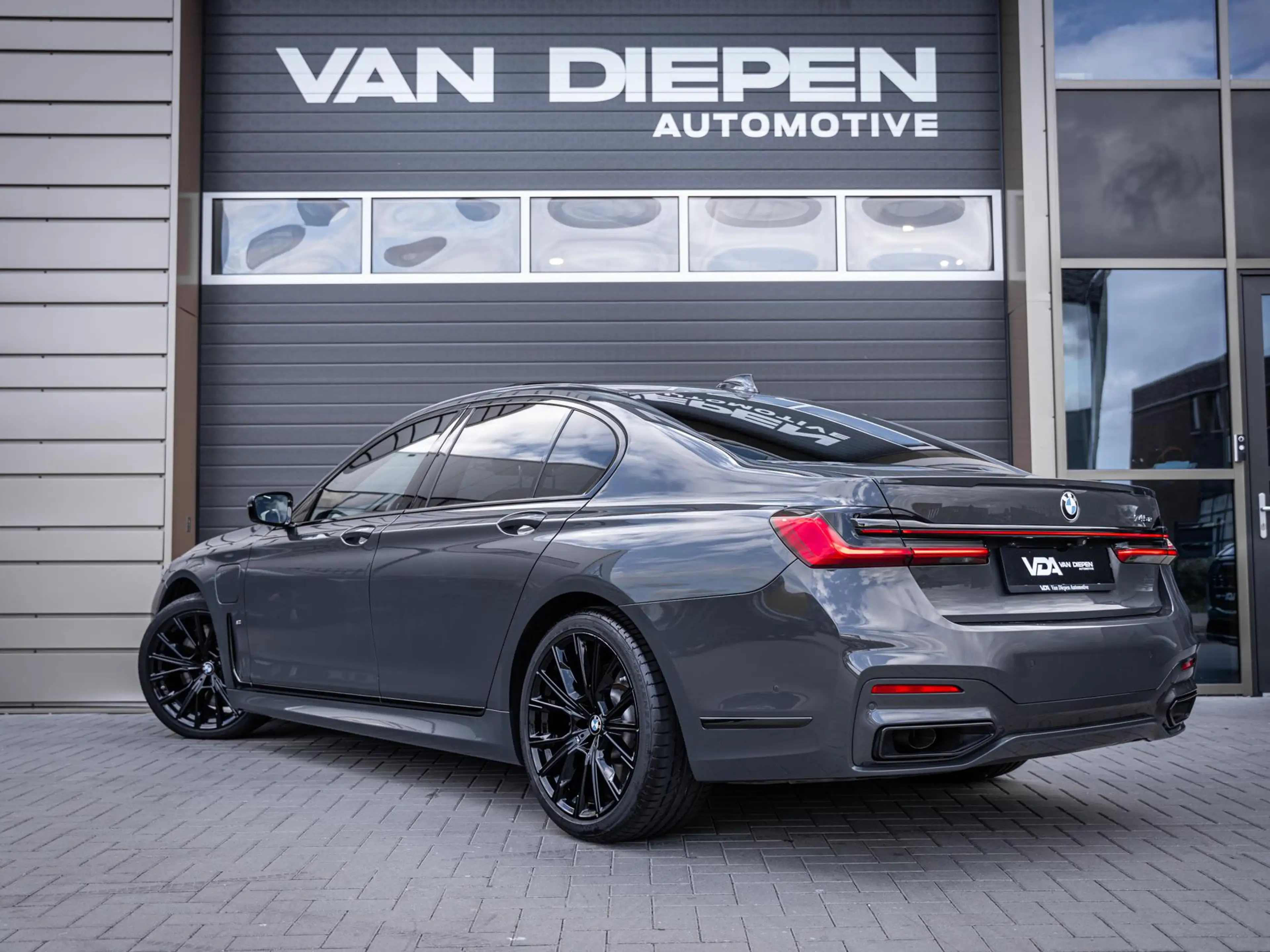 BMW 745 7-serie 745e High Executive - M-Sport l Dravit Gra — photo 8