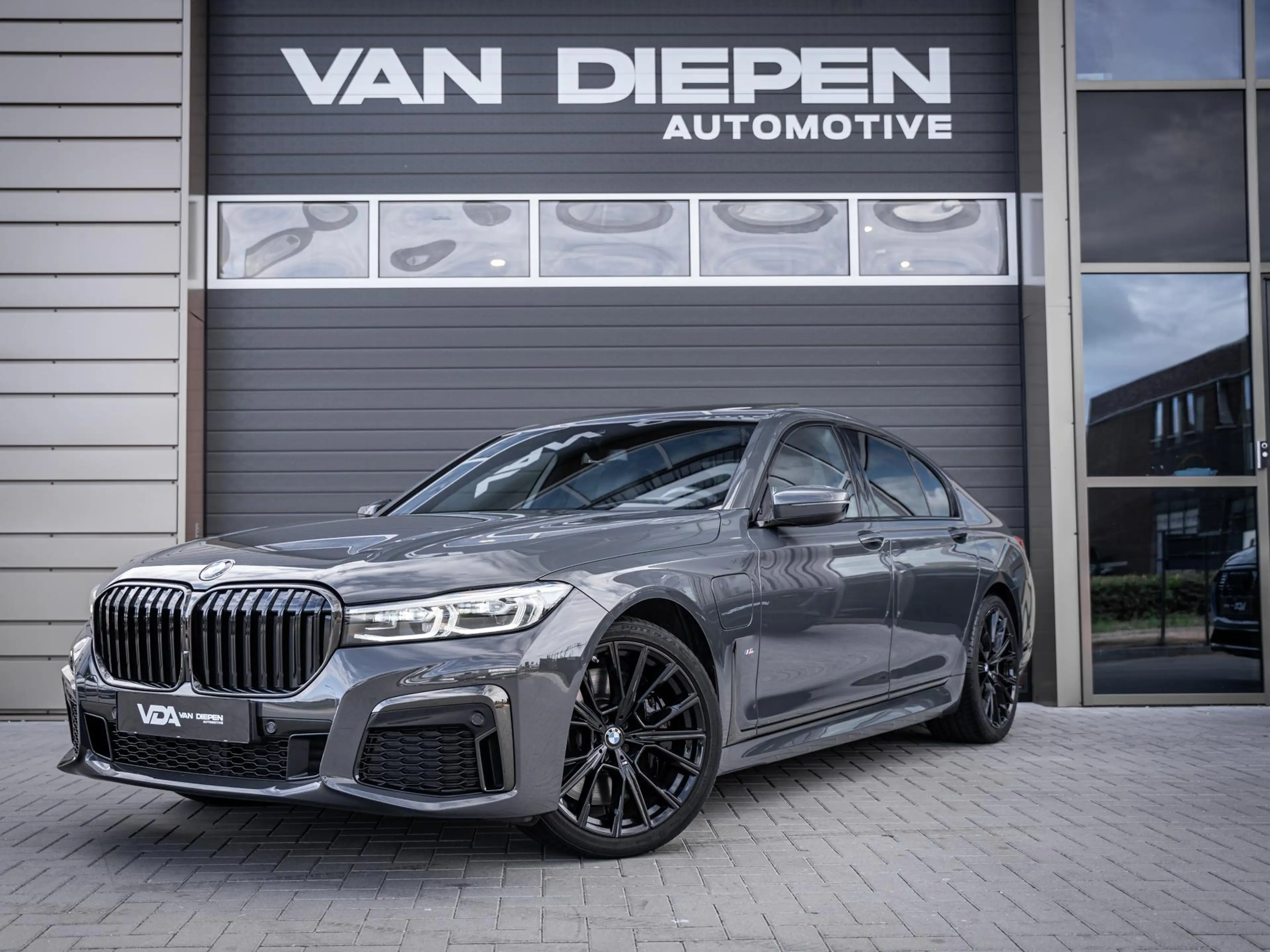 BMW 745 7-serie 745e High Executive - M-Sport l Dravit Gra