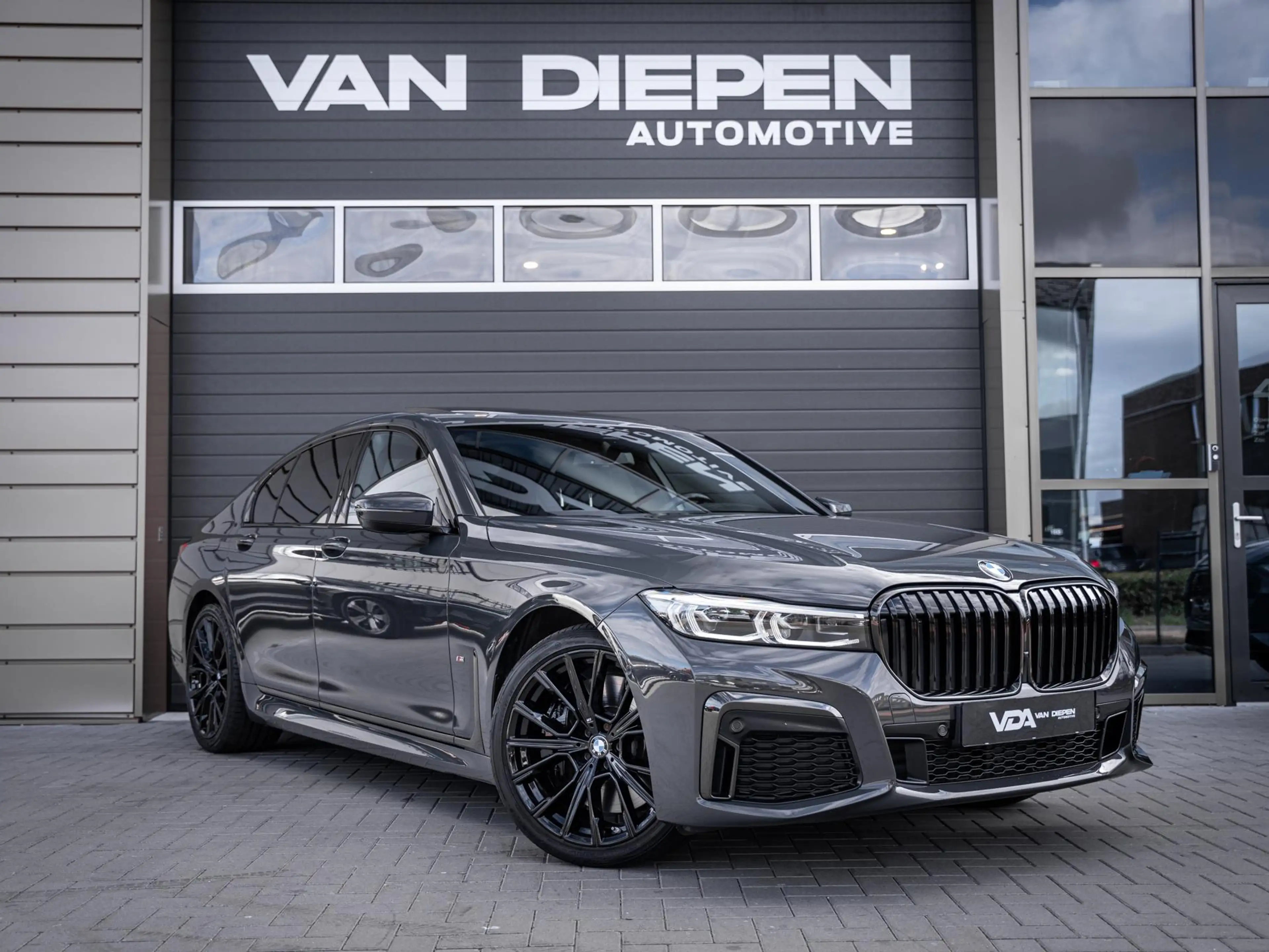 BMW 745 7-serie 745e High Executive - M-Sport l Dravit Gra — photo 4