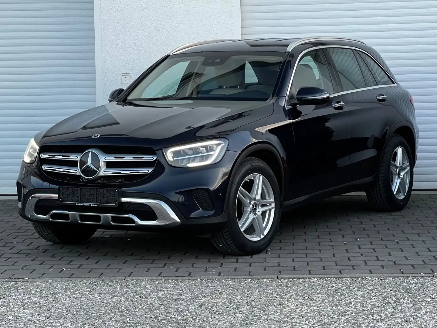 Mercedes-Benz GLC 220 d 4MATIC 1-Hd LED Navi LEDER AHK Kamera Blau - 1