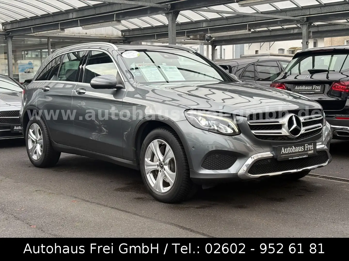 Mercedes-Benz GLC 220 d 4Matic*AMG-INT+LUXURY-EXT*KAM*PANO*AMBI Grau - 1
