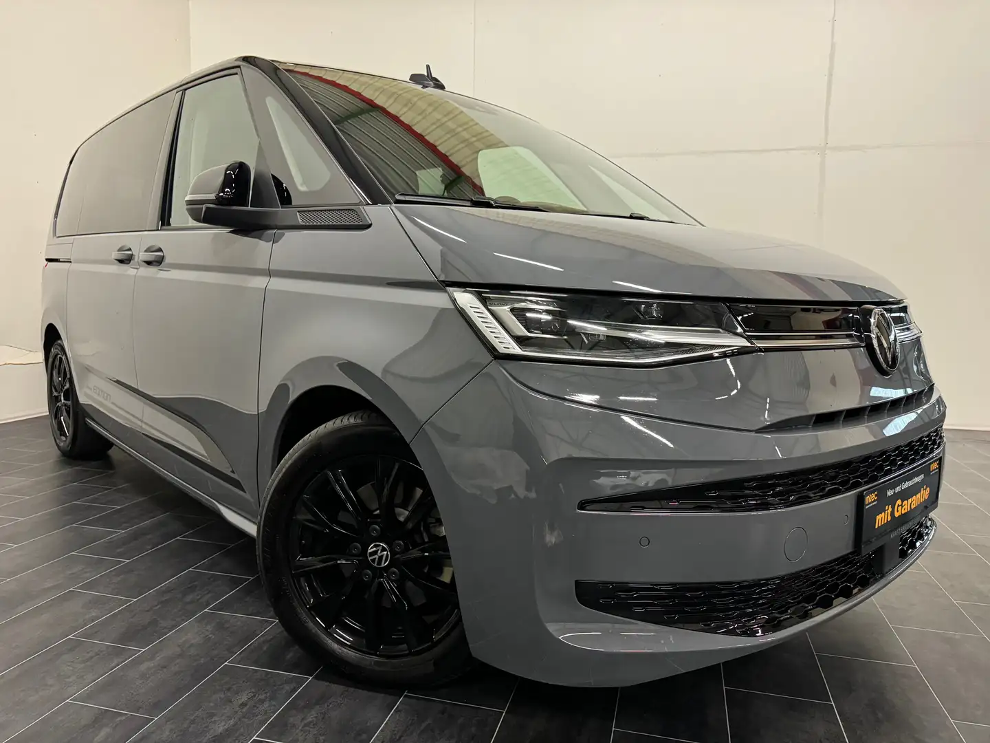 Volkswagen T7 Multivan 2,0 TDI Edition **AHK-Kamera-150.000 KM Garantie** Grau - 1