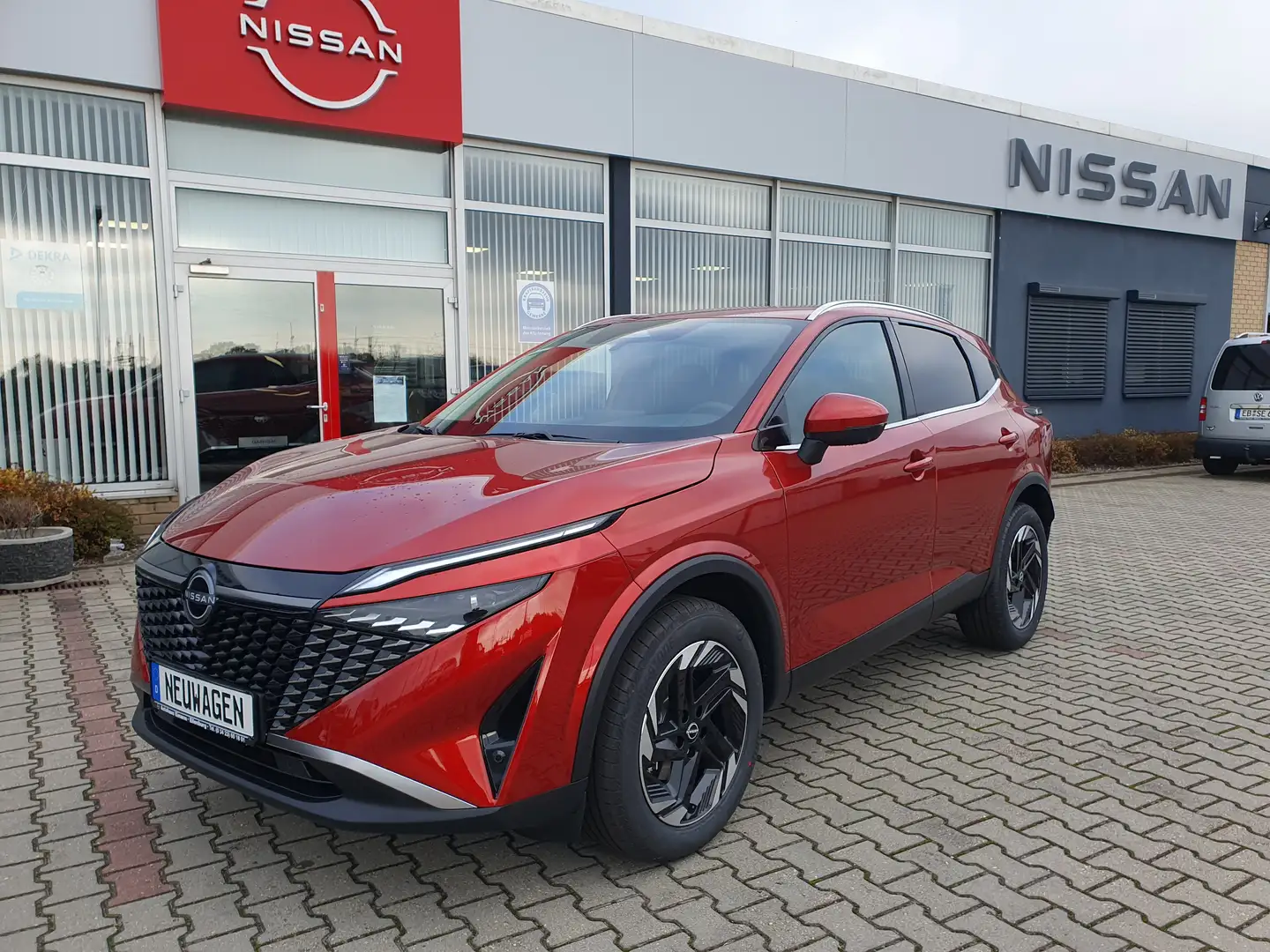 Nissan Qashqai 1.3 DIG-T MHEV N-Connecta, Winter-Paket, Navi, DAB Arancione - 1