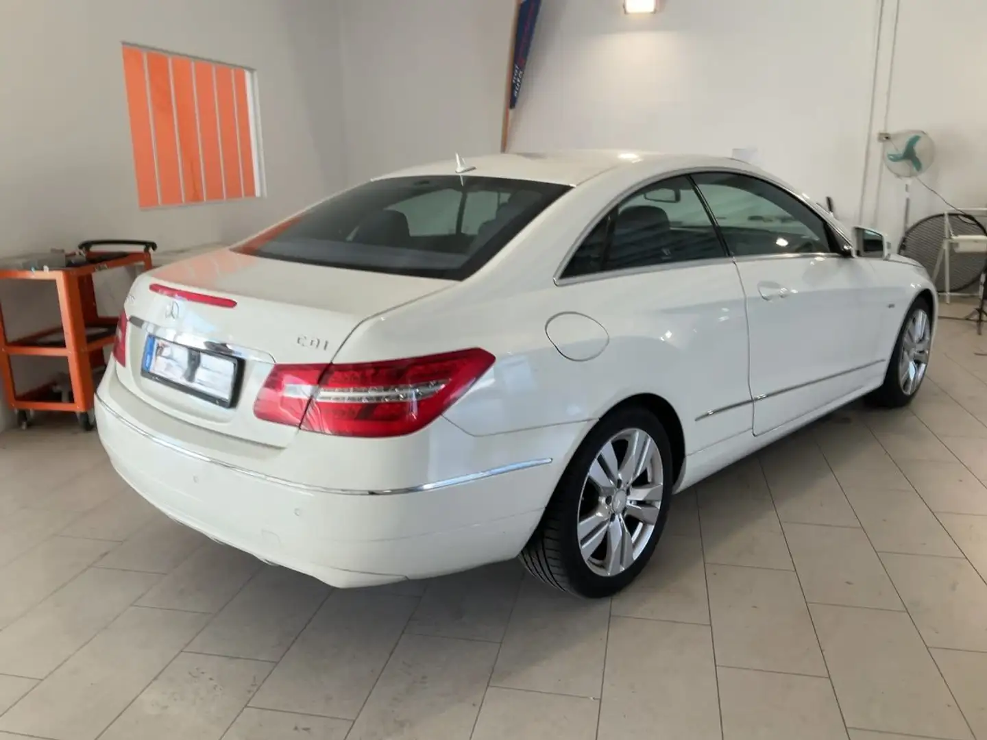Mercedes-Benz E 250 Classe E Coupe cdi Avantgarde UNIP TAGLIANDI UFF. Blanco - 2