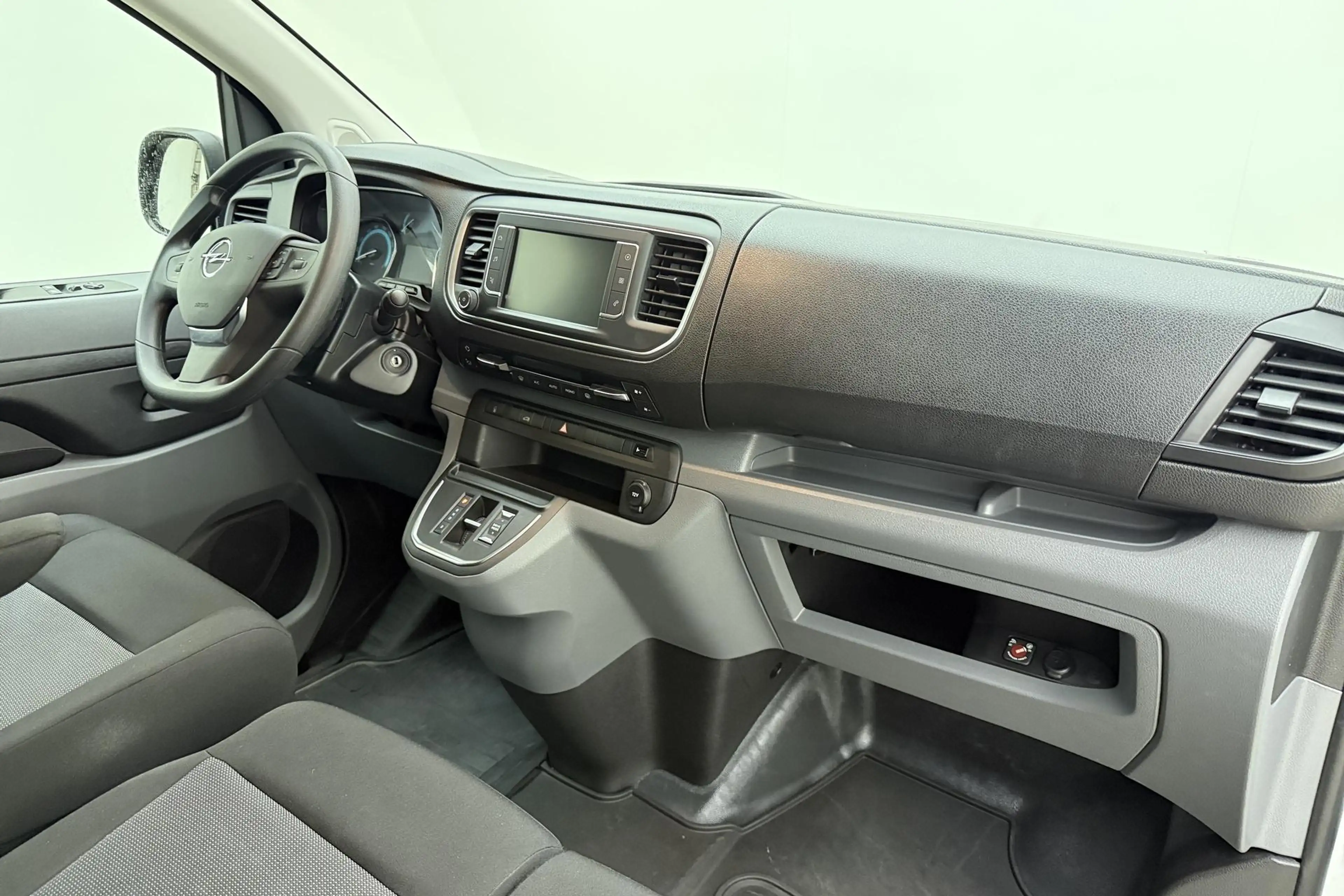 Opel Vivaro-e L2H1 Innovation 75 kWh | Navigatie pakket | Climat — photo 3