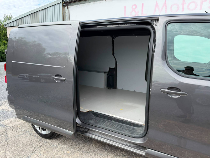 Citroen Jumpy 2.0d 122Ch Long Chassis*3Places Camera 360° Navi Carplay* — photo 8