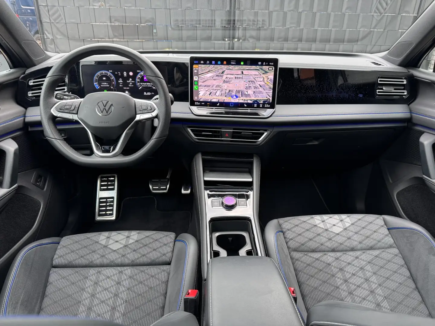 Volkswagen Tiguan 1.5 eTSI R-Line Edition Grijs - 2