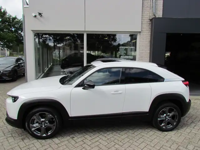 Mazda MX-30 E-Skyactiv 145 36kWh Luxury Sunroof
