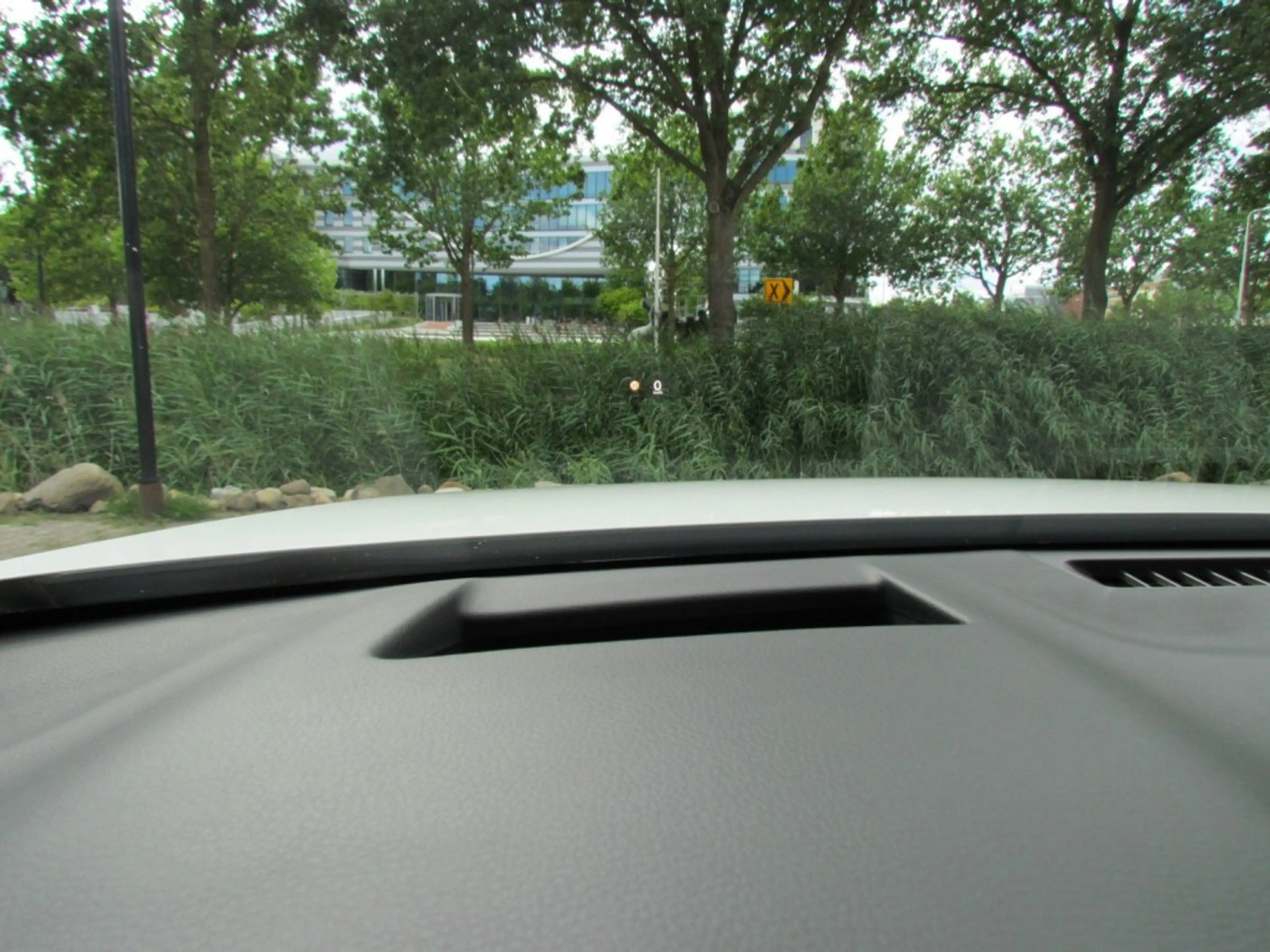 Mazda MX-30 E-Skyactiv 145 36kWh Luxury Sunroof — photo 15