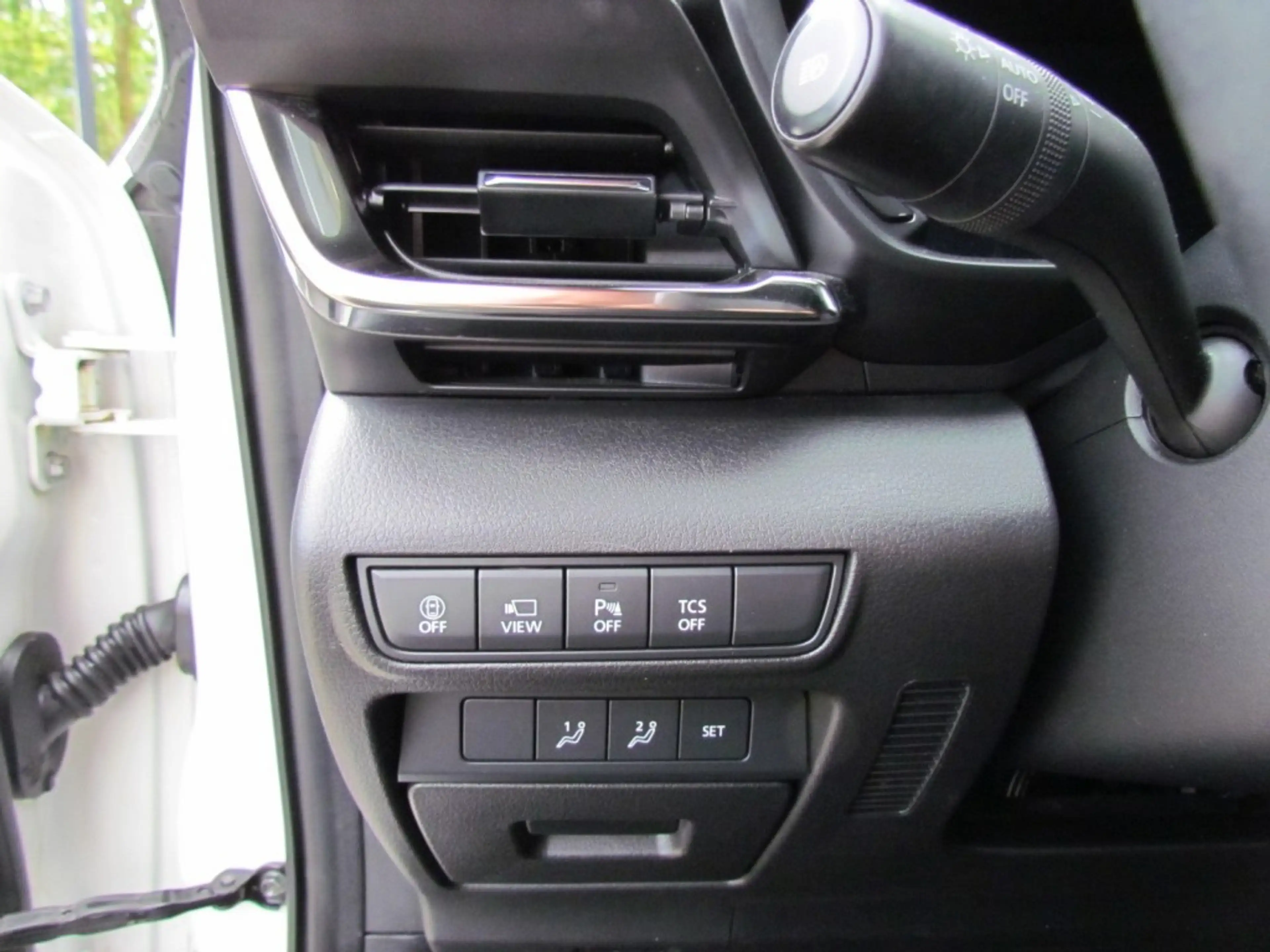 Mazda MX-30 E-Skyactiv 145 36kWh Luxury Sunroof — photo 12