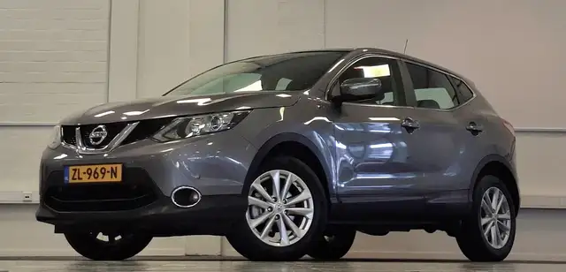 2014 Nissan Qashqai in Grey for sale
