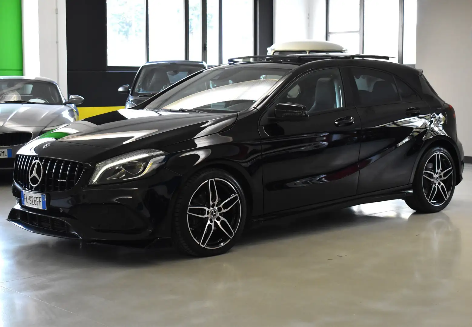 Mercedes-Benz A 200 A 200 d Premium Next 4matic auto TETTO PAN. Nero - 2
