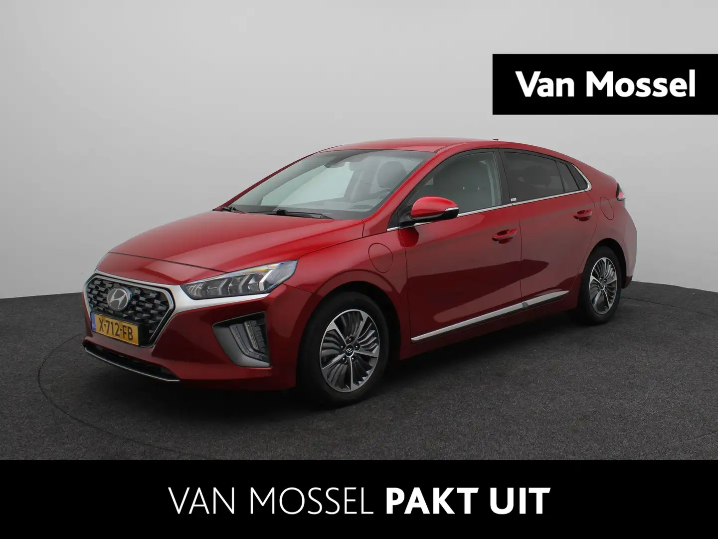 Hyundai IONIQ 1.6 GDi PHEV Comfort | Automaat | Getint glas | C Rood - 1