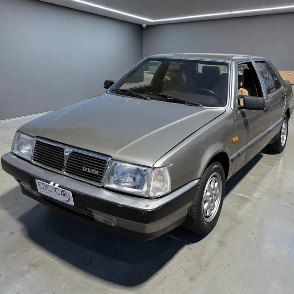 Lancia Thema 2.0t ie, foto 3
