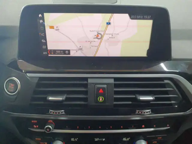 BMW X3 view 12