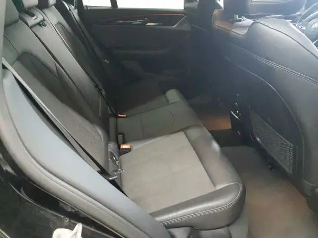 BMW X3 view 14