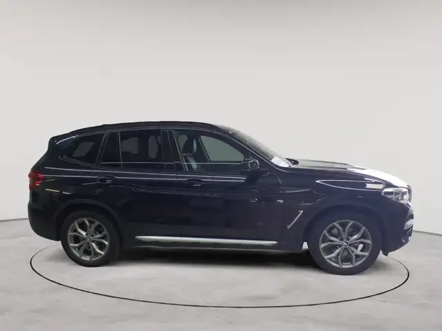 BMW X3 view 3