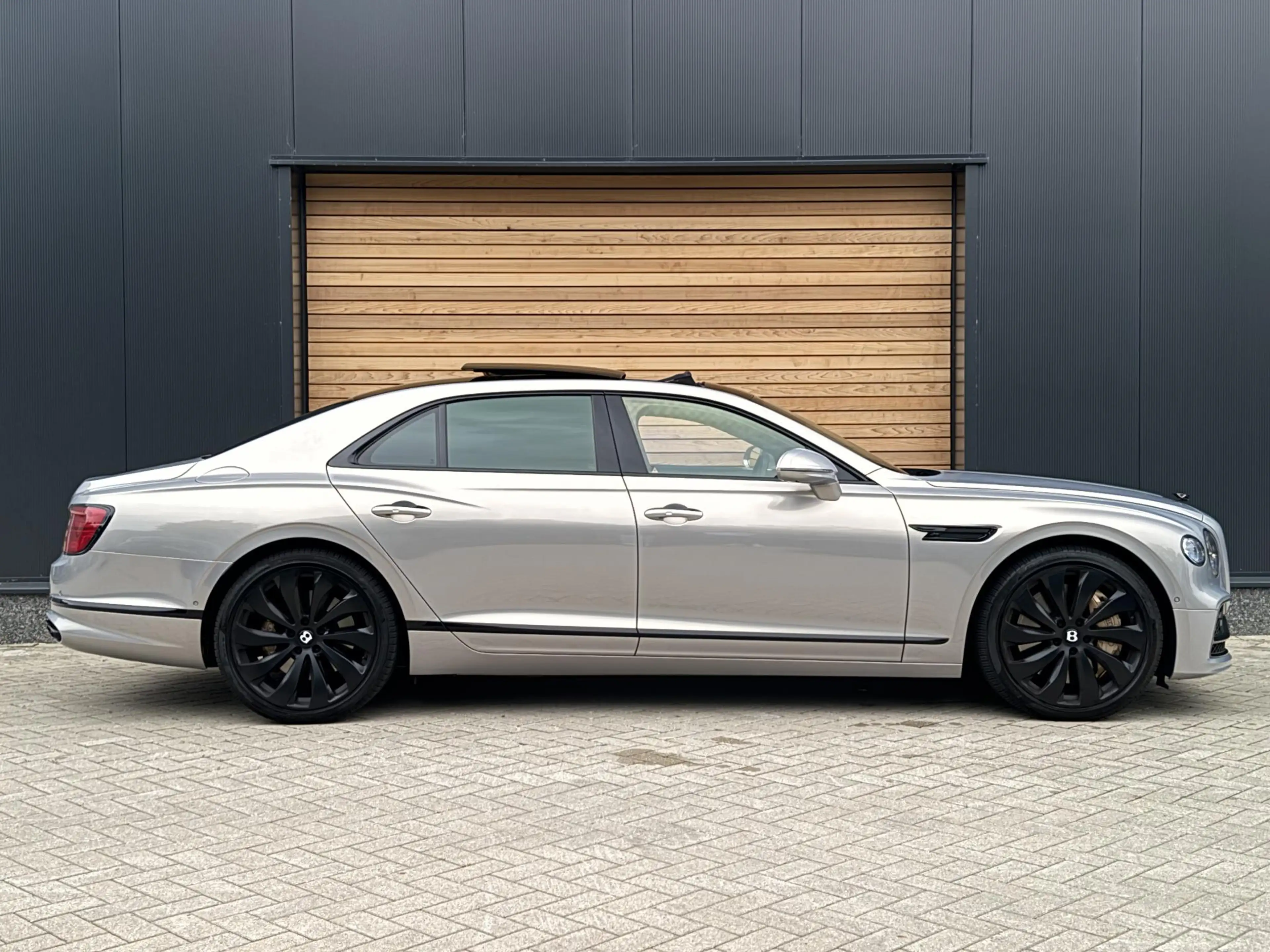 Bentley Flying Spur 4.0 V8 First Edition 4W-Besturing | Massage & Stoe — photo 2