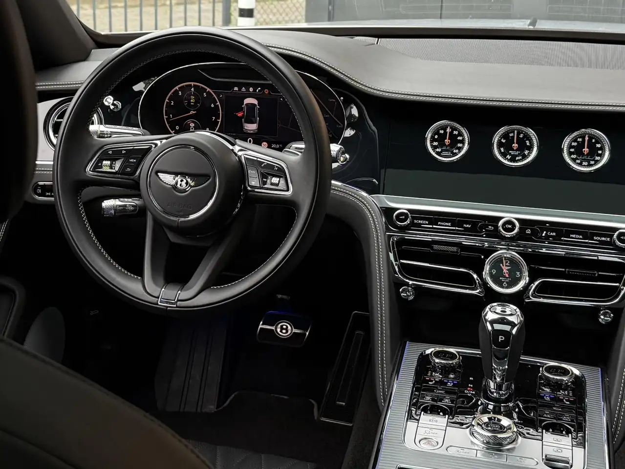 Bentley Flying Spur 2021 — фото 11