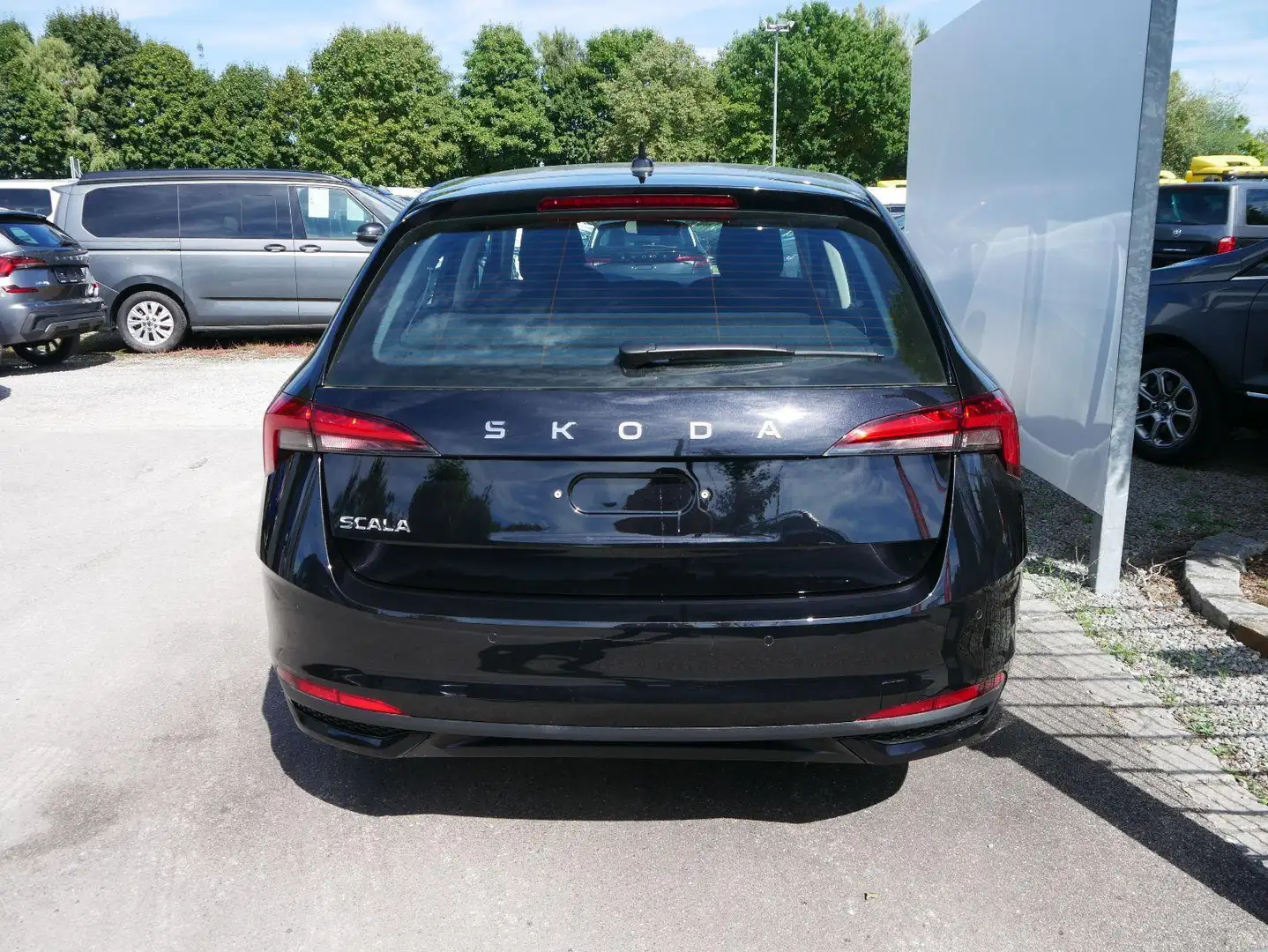 Skoda Scala Selection 1.0 TSI DSG*LED*PDC*SHZ*NAVI-ÜBER-SMA... Schwarz - 2