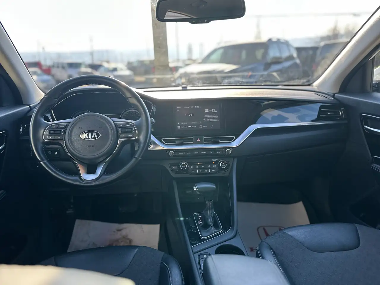 Kia Niro снимка Kia Niro