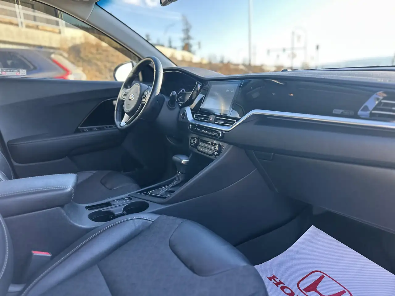 Kia Niro снимка Kia Niro