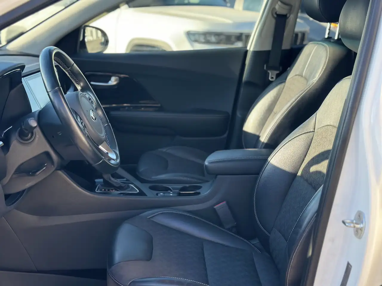 Kia Niro снимка Kia Niro