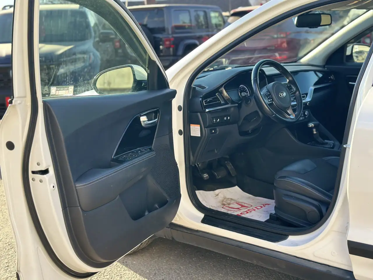 Kia Niro снимка Kia Niro