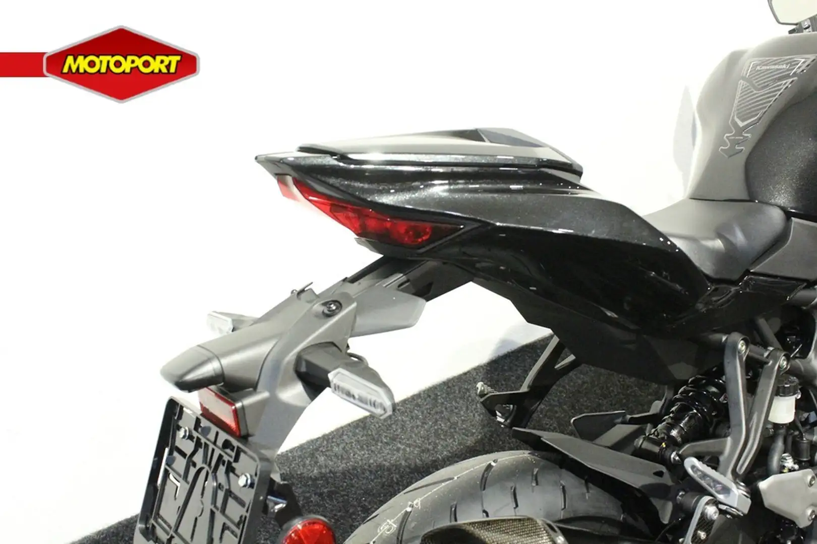 Kawasaki NINJA ZX 4R PERFORMANCE Zwart - 2