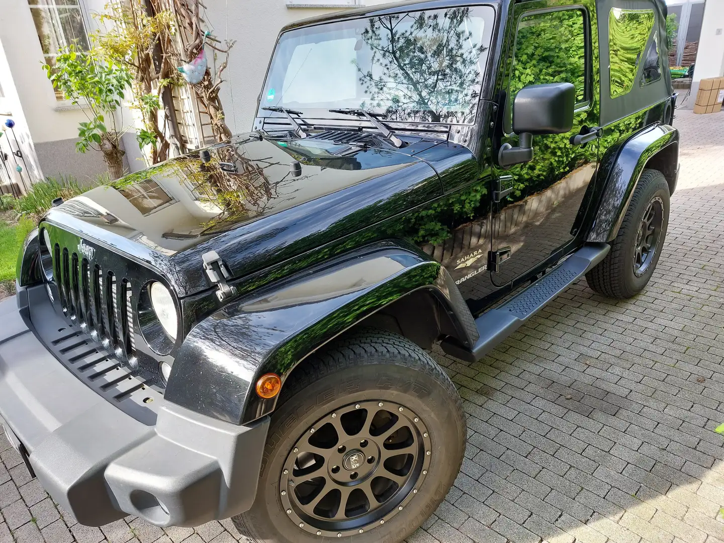 Jeep Wrangler Sahara 2,8 CRD mit Soft- und Hardtop/+Ständer Černá - 1