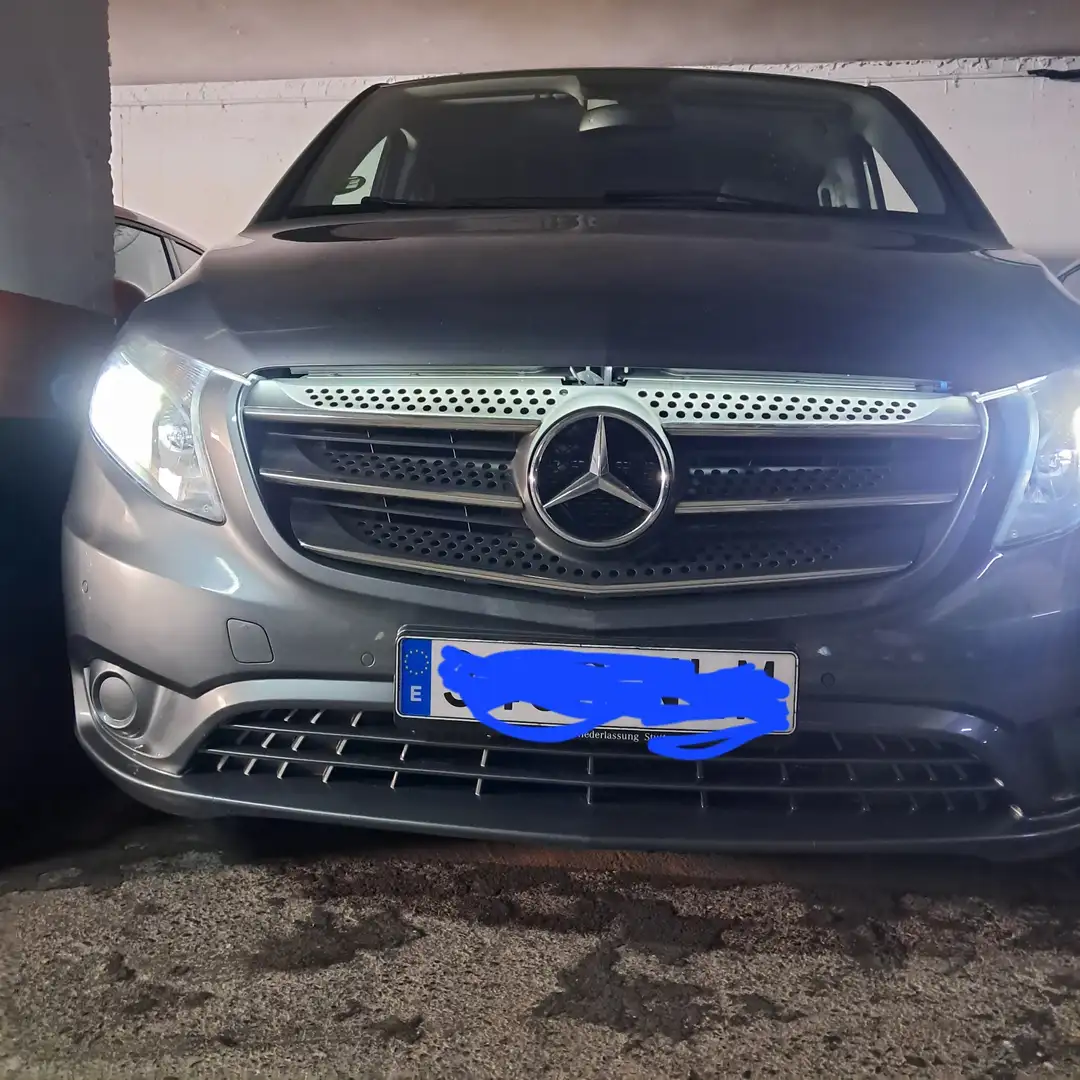 Mercedes-Benz W 114/115 Strich-Acht Gris - 1