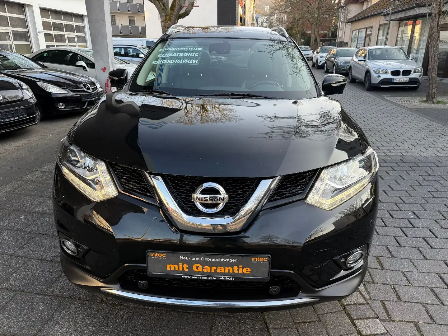 Nissan X-Trail Tekna 1.6 DIG,AHK,Pano.,Leder,360°Kamera Schwarz - 2