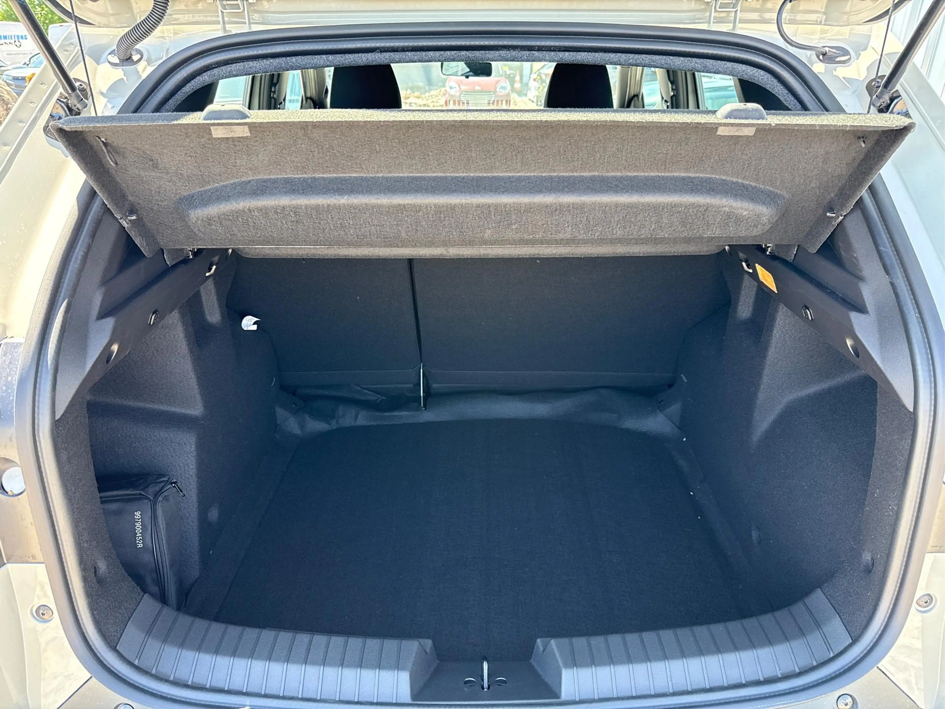 Dacia Duster Expression-Mild hybrid TCe -103 kW / 140 PS-6 G... — photo 10