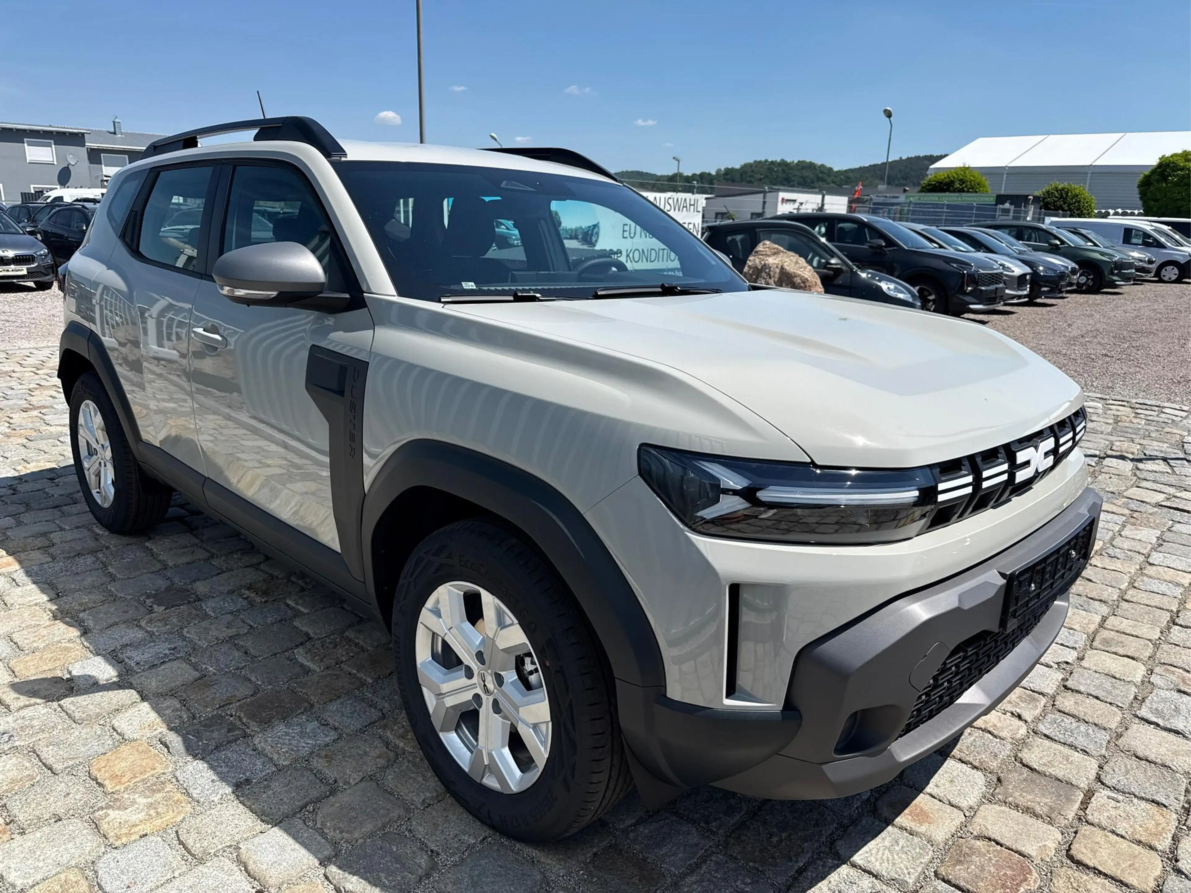 Dacia Duster Expression-Mild hybrid TCe -103 kW / 140 PS-6 G... — photo 3