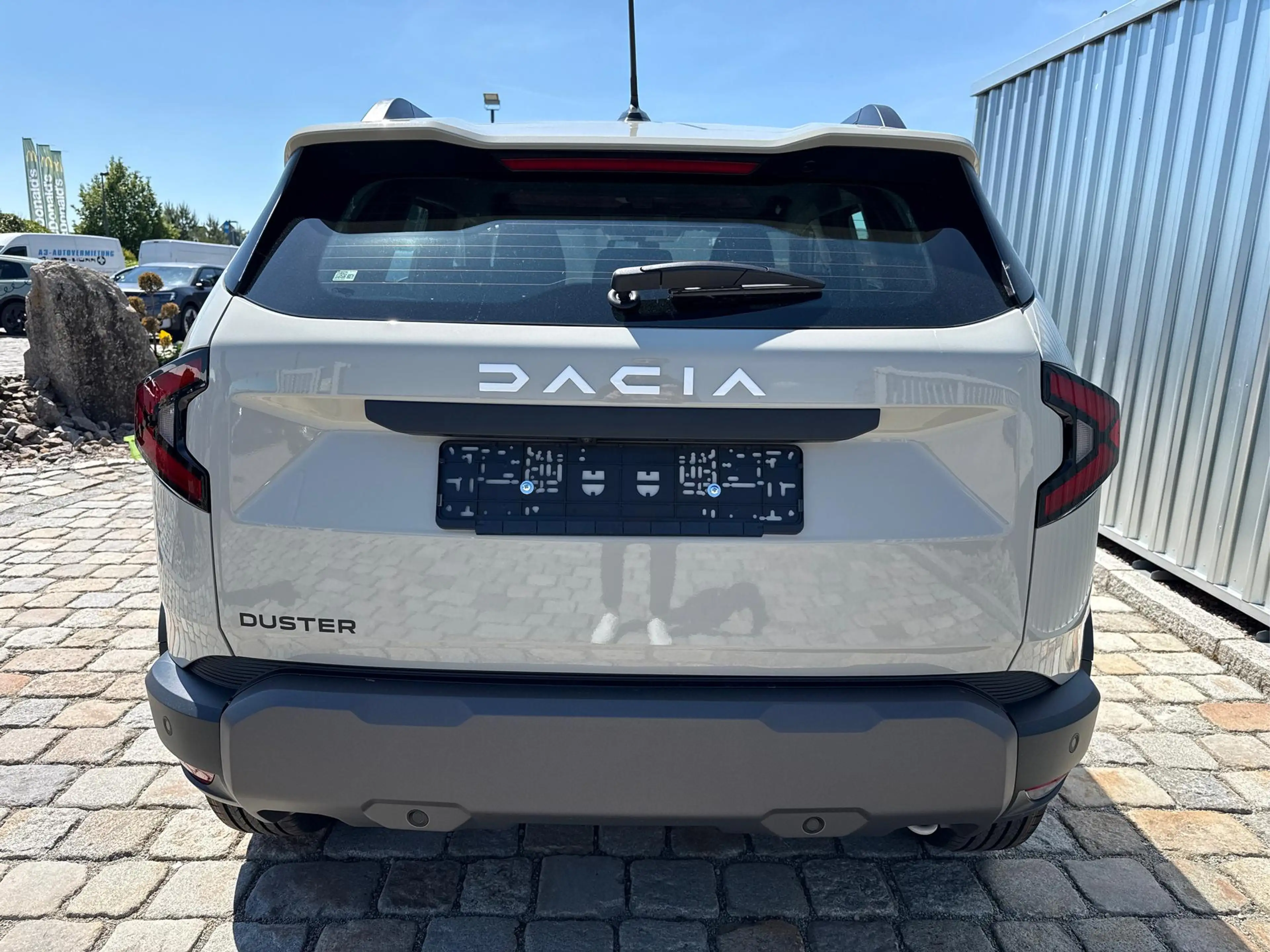 Dacia Duster Expression-Mild hybrid TCe -103 kW / 140 PS-6 G... — photo 5